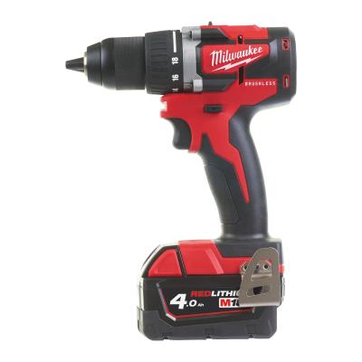 Компактная бесщеточная дрель-шуруповерт Milwaukee M18 CBLDD-402C